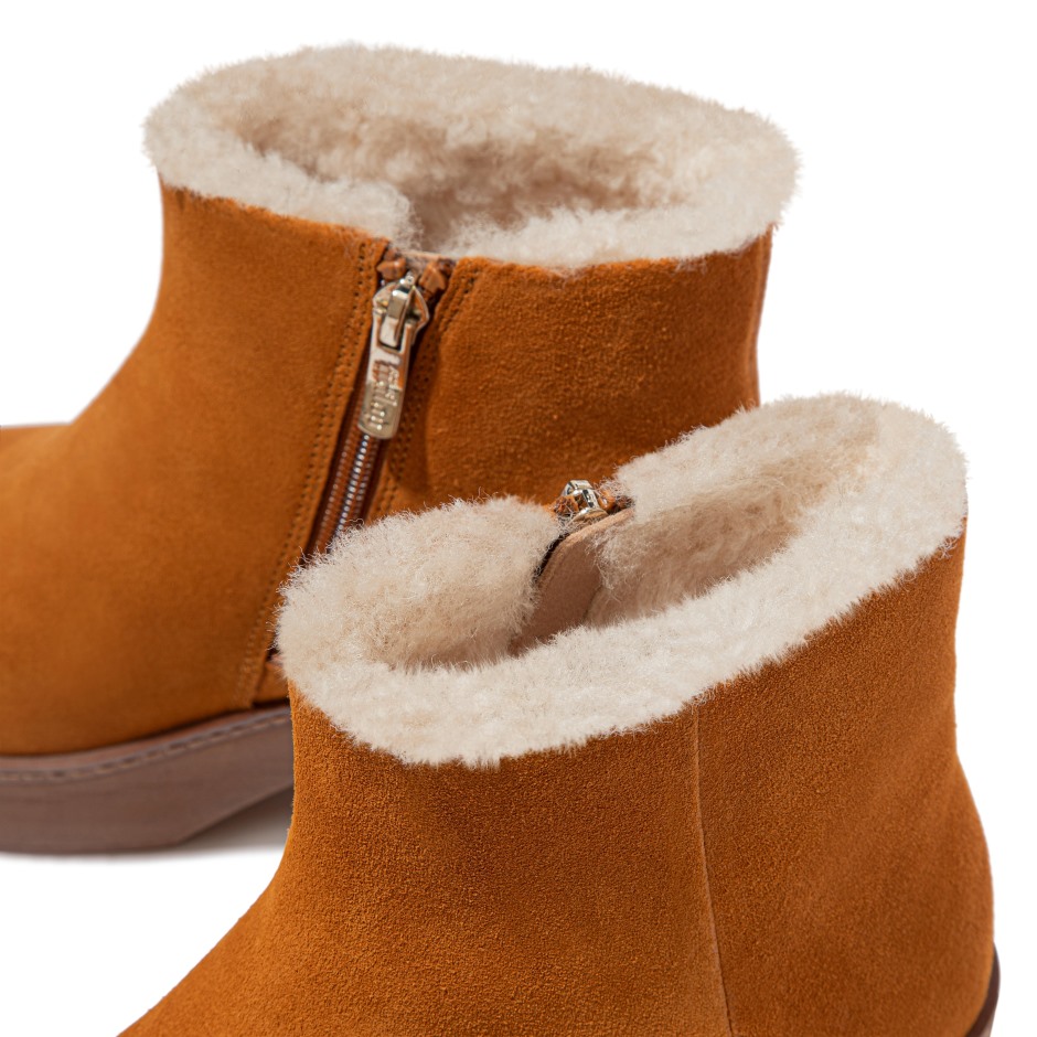 Fitflop μποτάκια με κολόνα με επένδυση από καστόρι, ανοιχτό μαύρισμα